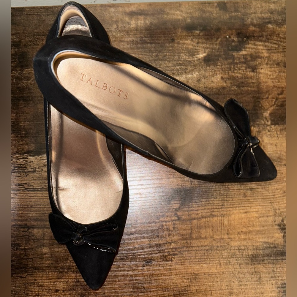 9 1/2 women’s Talbots black Della2 low heel